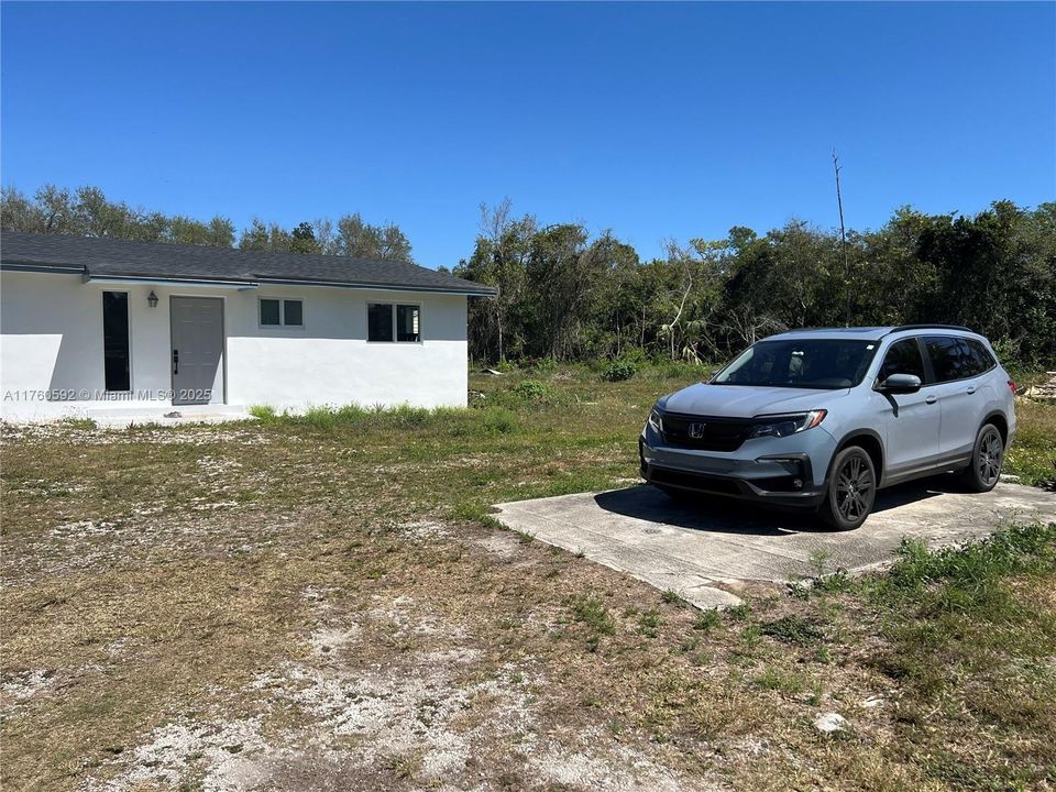 For Sale: $1,300,000 (3 beds, 1 baths, 980 Square Feet)