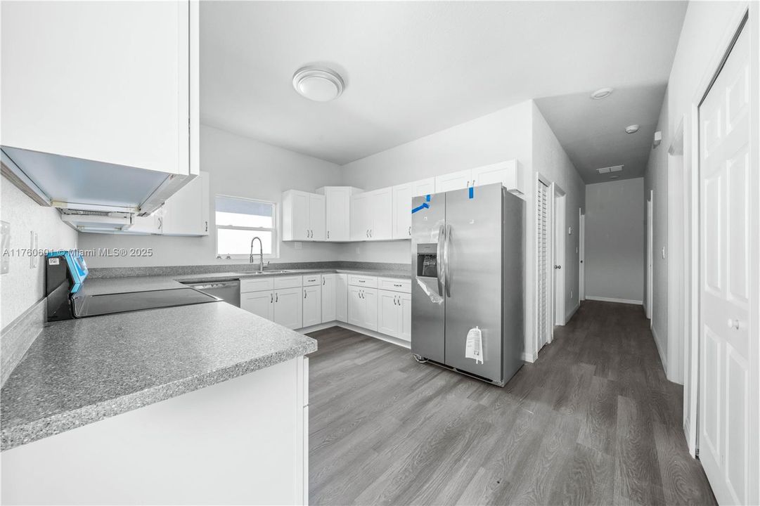 Recently Rented: $1,750 (3 beds, 2 baths, 1330 Square Feet)