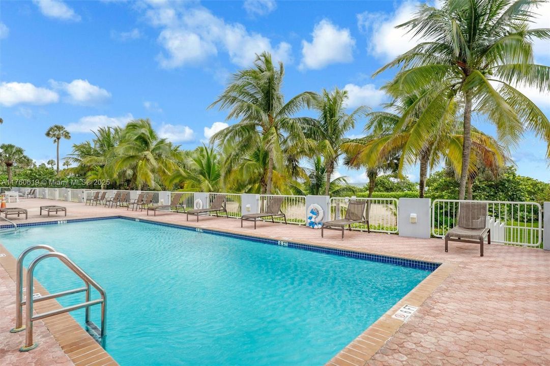 Recently Sold: $789,900 (2 beds, 2 baths, 1590 Square Feet)