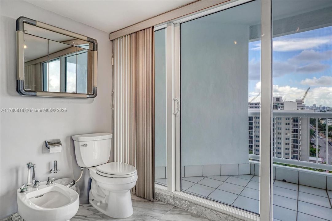 Recently Sold: $789,900 (2 beds, 2 baths, 1590 Square Feet)