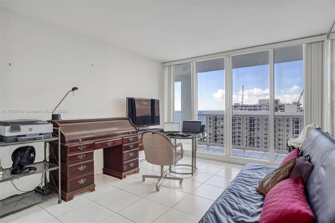 Recently Sold: $789,900 (2 beds, 2 baths, 1590 Square Feet)