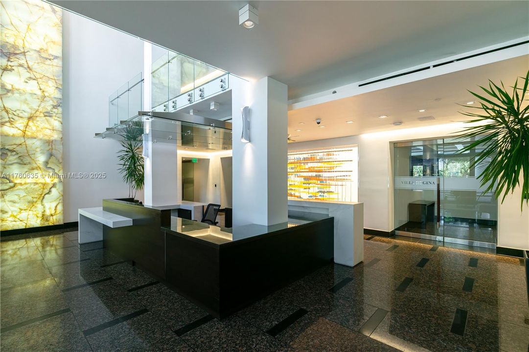 最近售出: $890,000 (2 贝兹, 2 浴室, 1895 平方英尺)