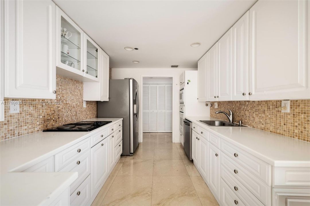 最近售出: $890,000 (2 贝兹, 2 浴室, 1895 平方英尺)