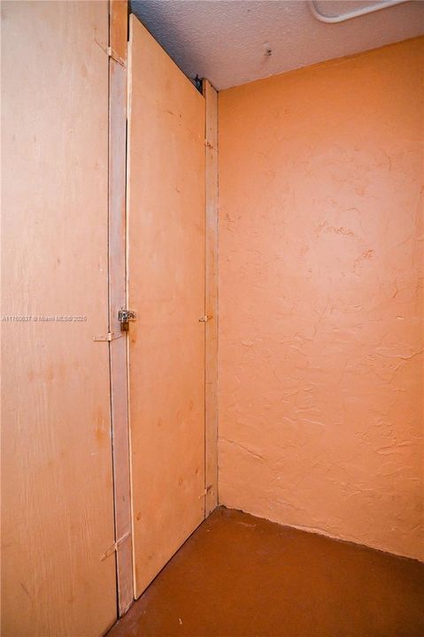 Под контрактом: $176,000 (1 спален, 1 ванн, 800 Квадратных фут)