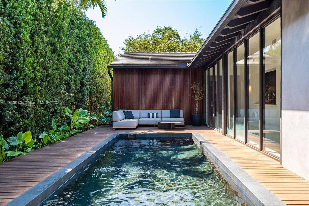 For Sale: $3,500,000 (3 beds, 3 baths, 2316 Square Feet)