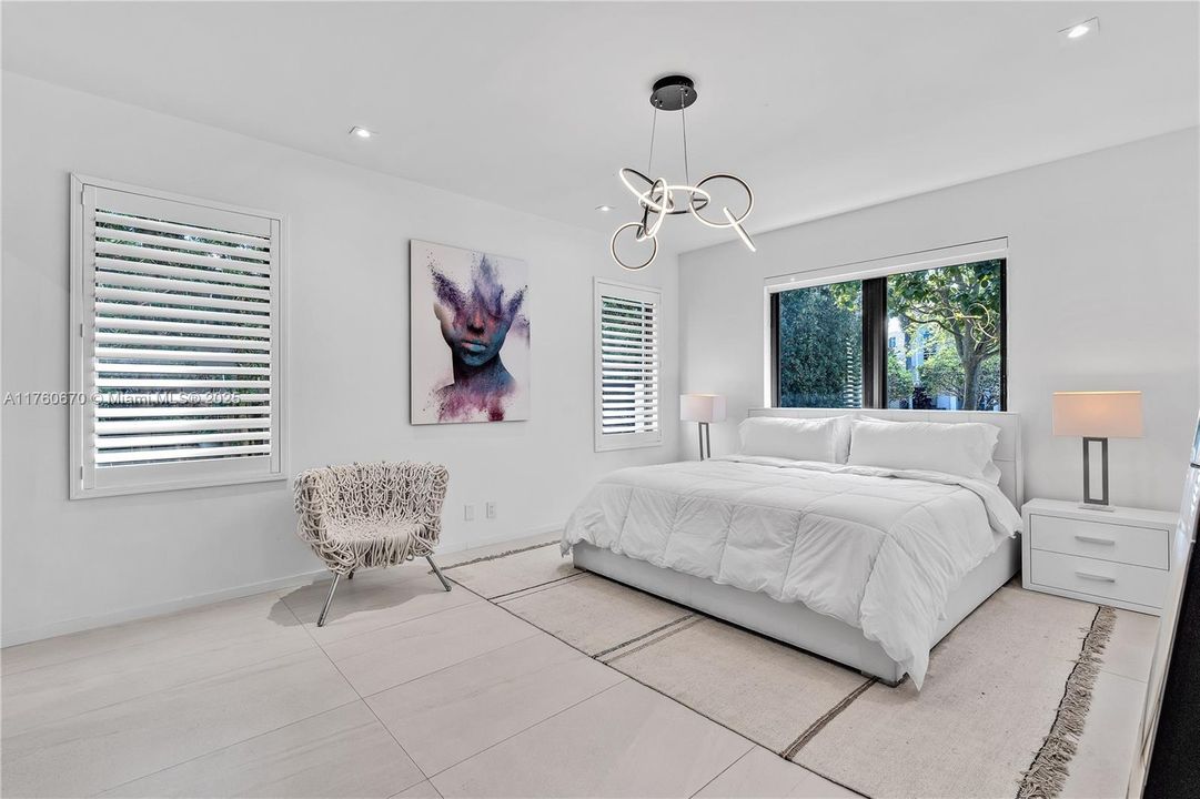 For Sale: $3,500,000 (3 beds, 3 baths, 2316 Square Feet)
