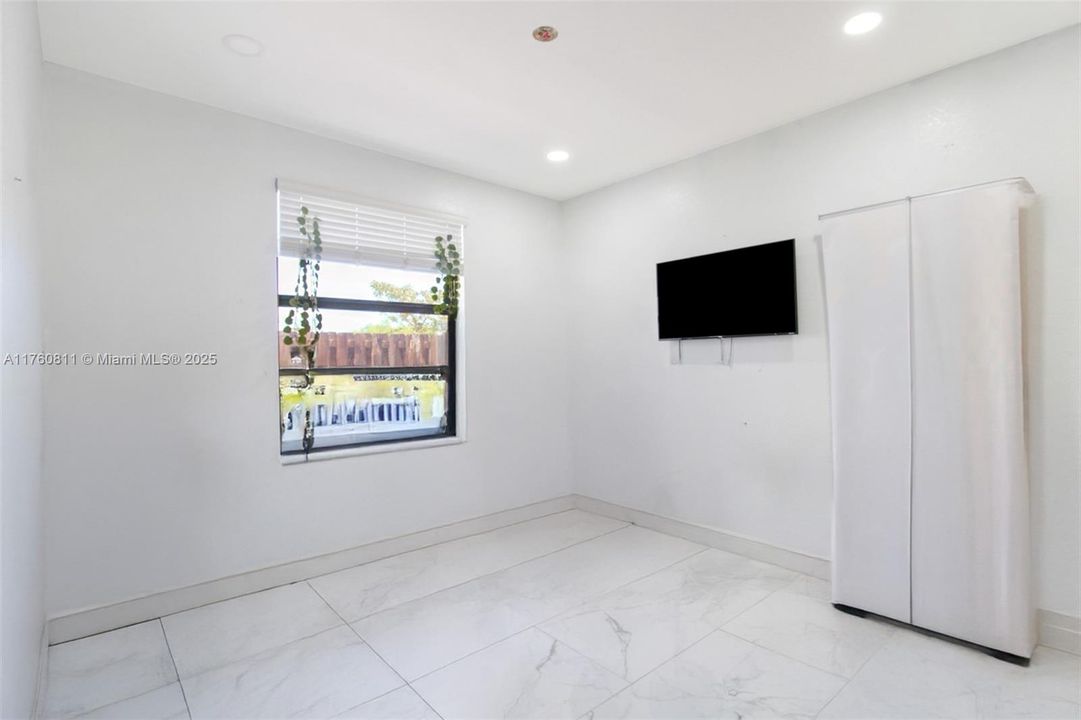 最近售出: $647,000 (5 贝兹, 3 浴室, 2916 平方英尺)