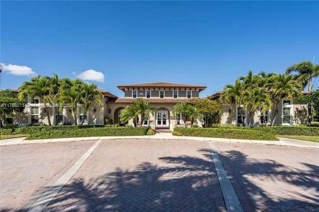 最近售出: $647,000 (5 贝兹, 3 浴室, 2916 平方英尺)