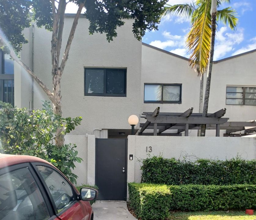 Recently Sold: $500,000 (2 beds, 2 baths, 1234 Square Feet)