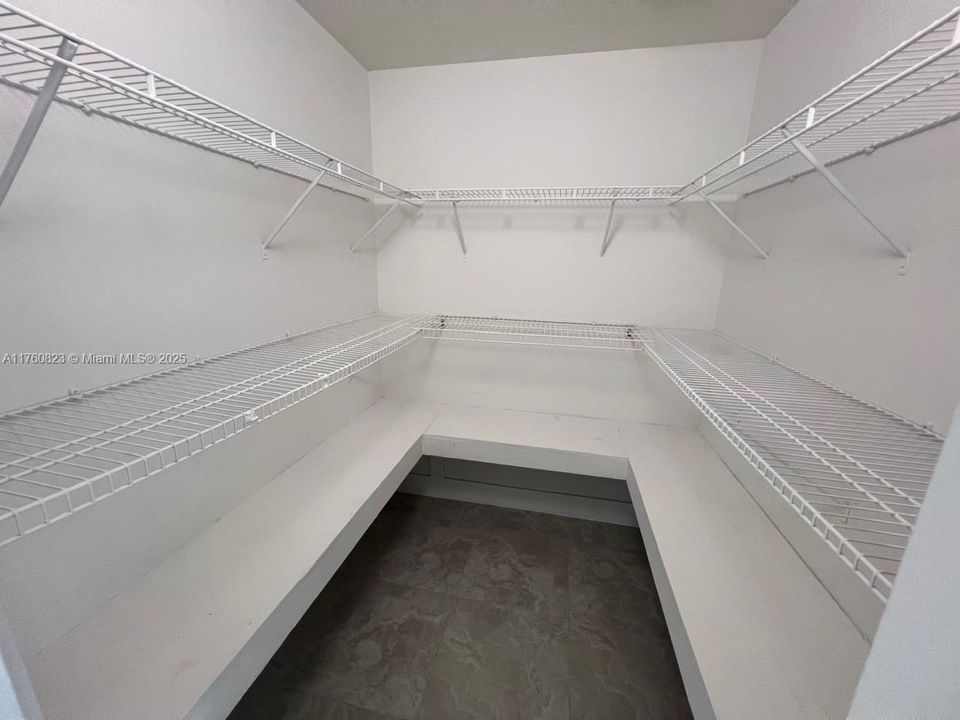 Recently Sold: $599,000 (4 beds, 2 baths, 1525 Square Feet)