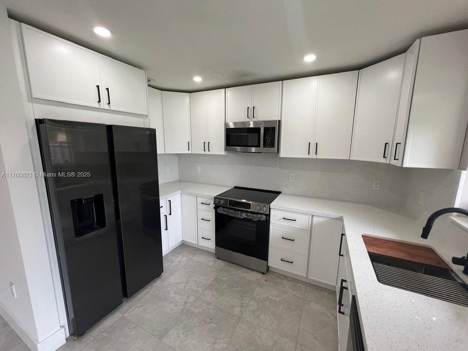 Recently Sold: $599,000 (4 beds, 2 baths, 1525 Square Feet)