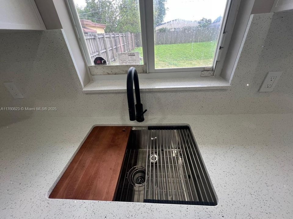 Recently Sold: $599,000 (4 beds, 2 baths, 1525 Square Feet)