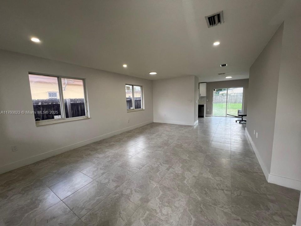 Recently Sold: $599,000 (4 beds, 2 baths, 1525 Square Feet)