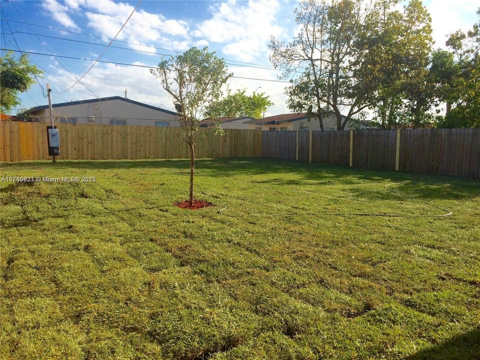 Recently Sold: $599,000 (4 beds, 2 baths, 1525 Square Feet)