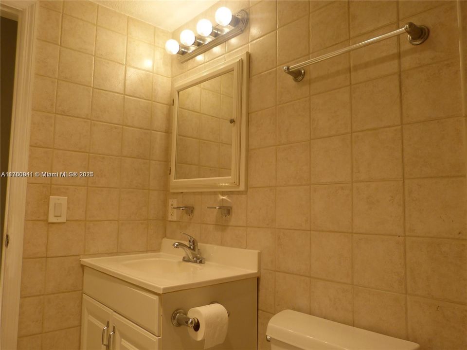 Недавно продано: $160,000 (1 спален, 1 ванн, 600 Квадратных фут)