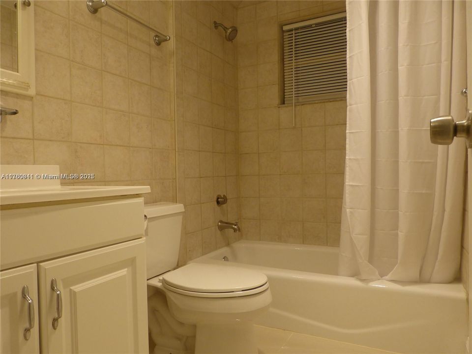 Недавно продано: $160,000 (1 спален, 1 ванн, 600 Квадратных фут)