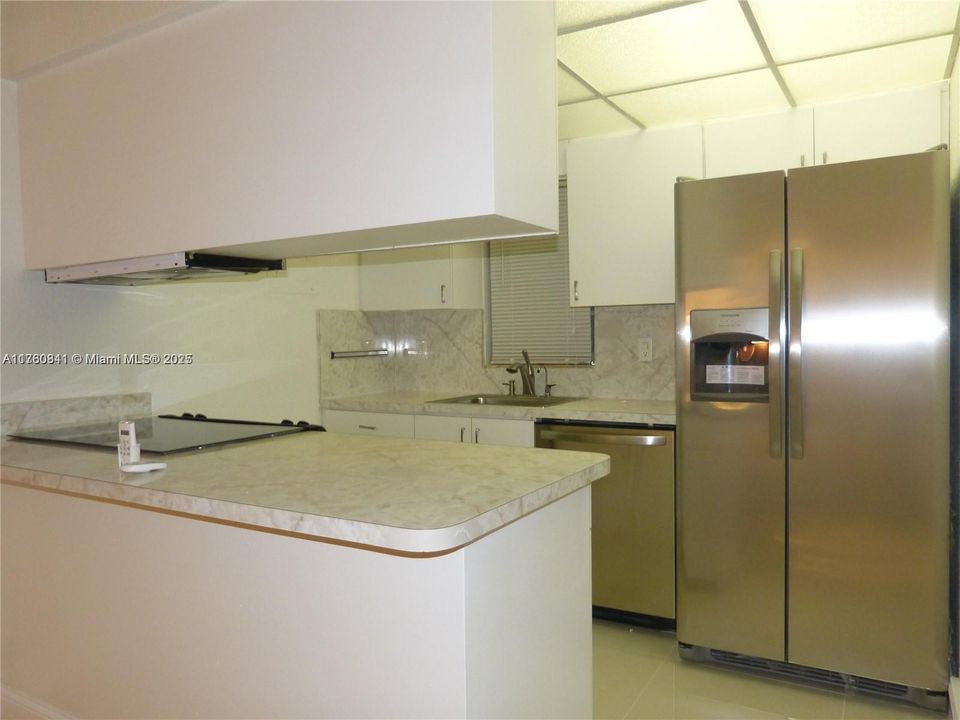 Недавно продано: $160,000 (1 спален, 1 ванн, 600 Квадратных фут)