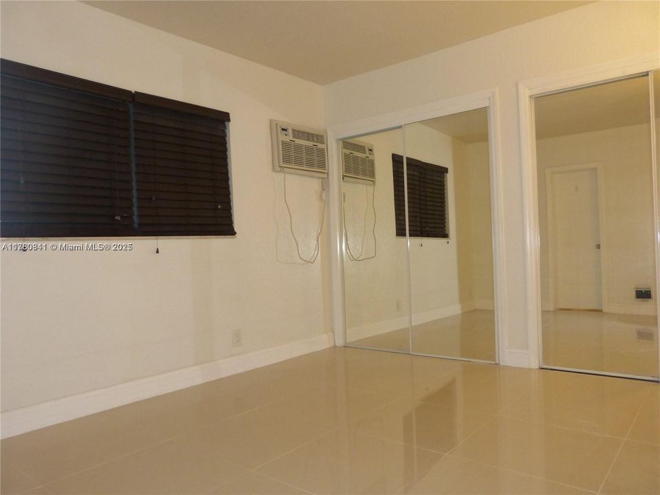 Недавно продано: $160,000 (1 спален, 1 ванн, 600 Квадратных фут)