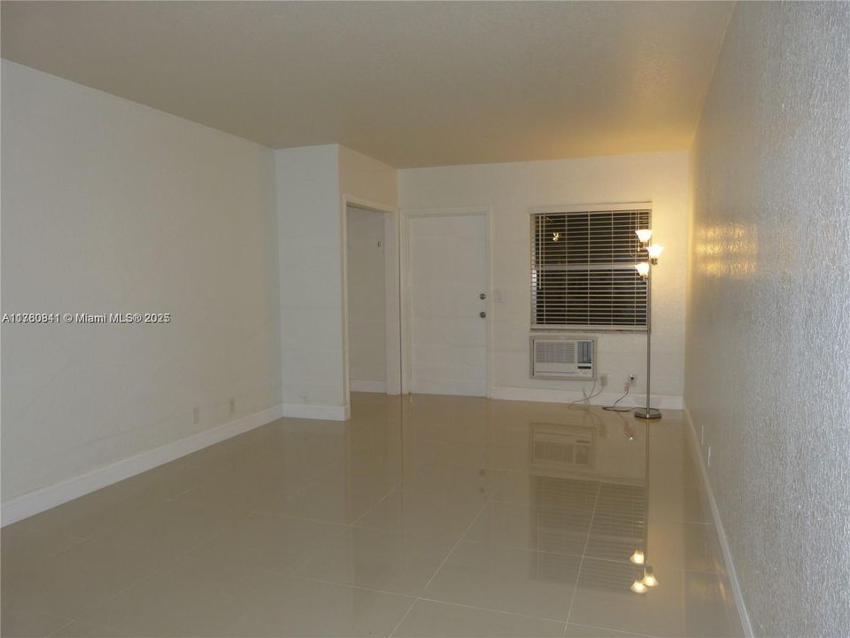 Недавно продано: $160,000 (1 спален, 1 ванн, 600 Квадратных фут)