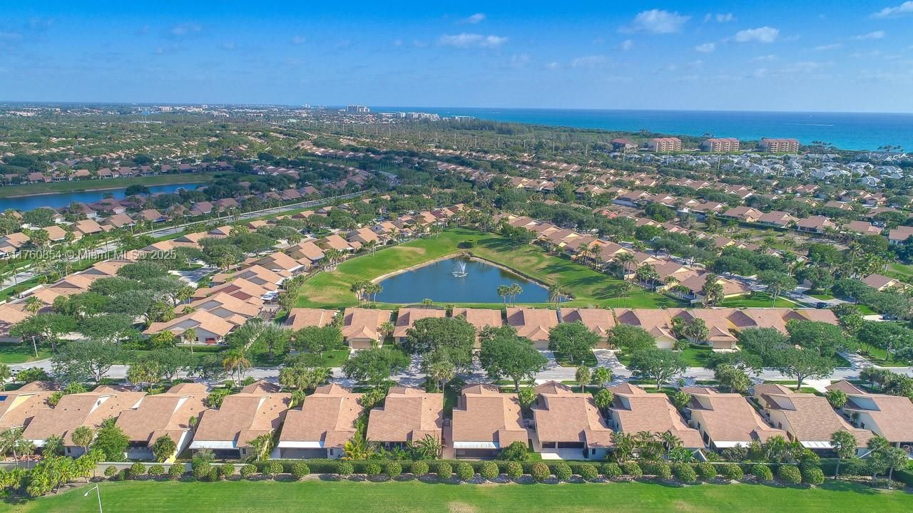 Недавно продано: $787,500 (3 спален, 2 ванн, 1889 Квадратных фут)