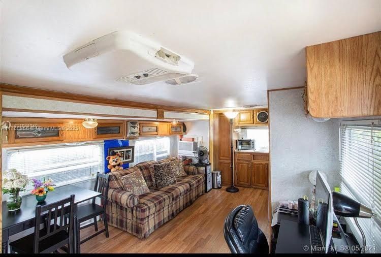 Недавно продано: $649,000 (5 спален, 3 ванн, 1080 Квадратных фут)