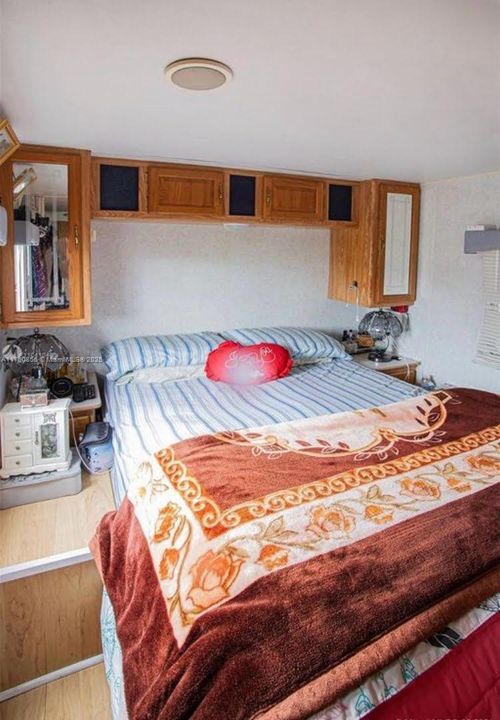 Недавно продано: $649,000 (5 спален, 3 ванн, 1080 Квадратных фут)