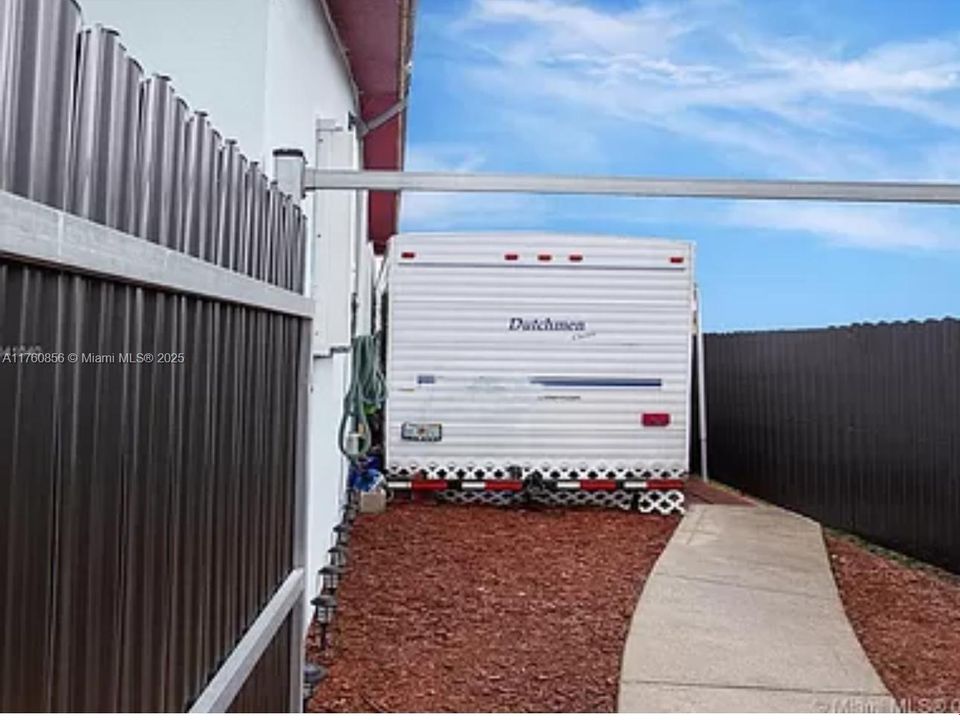 Недавно продано: $649,000 (5 спален, 3 ванн, 1080 Квадратных фут)