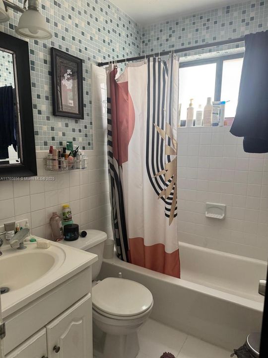 Недавно продано: $649,000 (5 спален, 3 ванн, 1080 Квадратных фут)