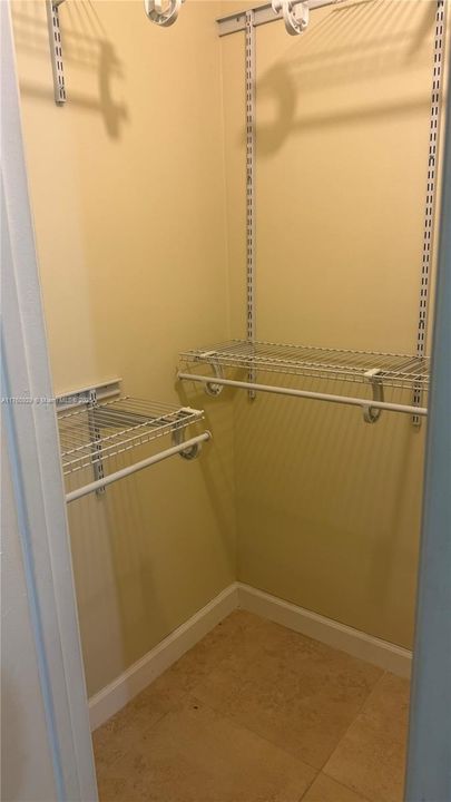 Recently Sold: $330,000 (2 beds, 2 baths, 1186 Square Feet)