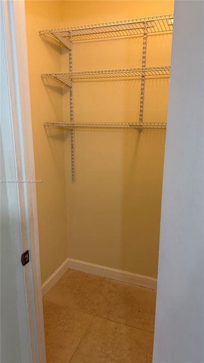 Recently Sold: $330,000 (2 beds, 2 baths, 1186 Square Feet)