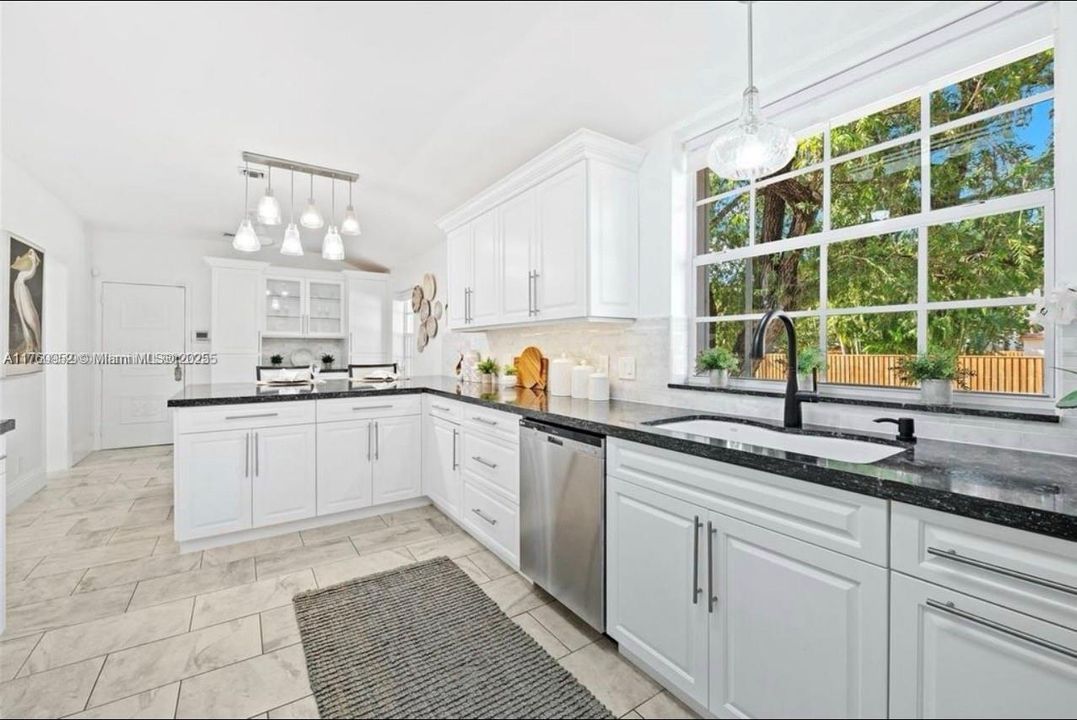 Недавно арендовано: $7,000 (3 спален, 2 ванн, 2588 Квадратных фут)