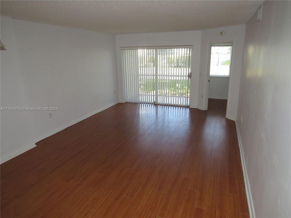 For Sale: $157,750 (2 beds, 2 baths, 1080 Square Feet)