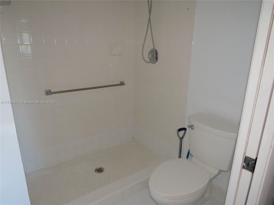 For Sale: $157,750 (2 beds, 2 baths, 1080 Square Feet)