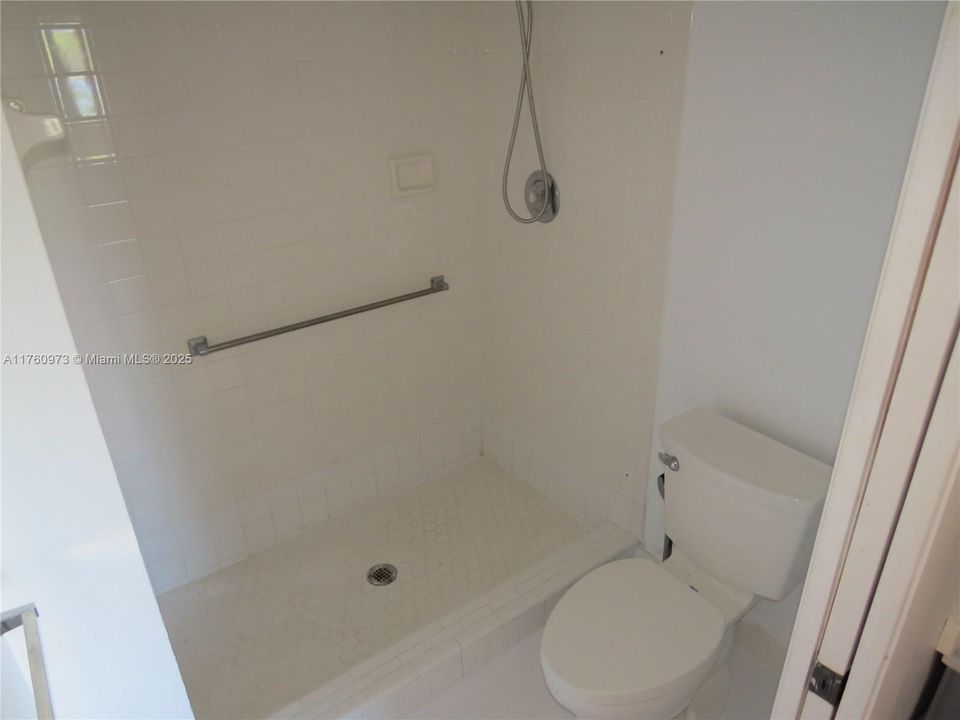 For Sale: $157,750 (2 beds, 2 baths, 1080 Square Feet)