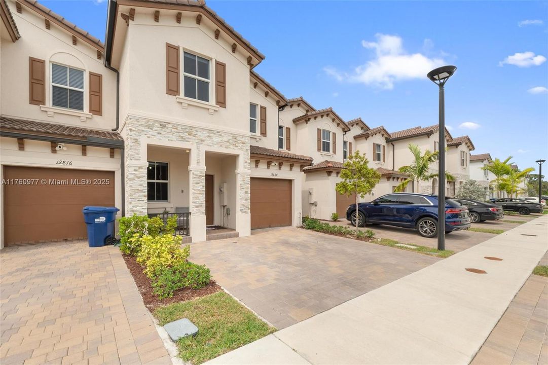 For Sale: $635,000 (4 beds, 2 baths, 1820 Square Feet)