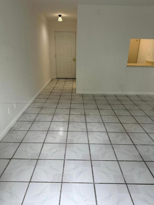 Active With Contract: $125,000 (1 beds, 1 baths, 720 Square Feet)