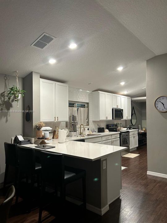 Недавно арендовано: $2,700 (3 спален, 2 ванн, 1572 Квадратных фут)