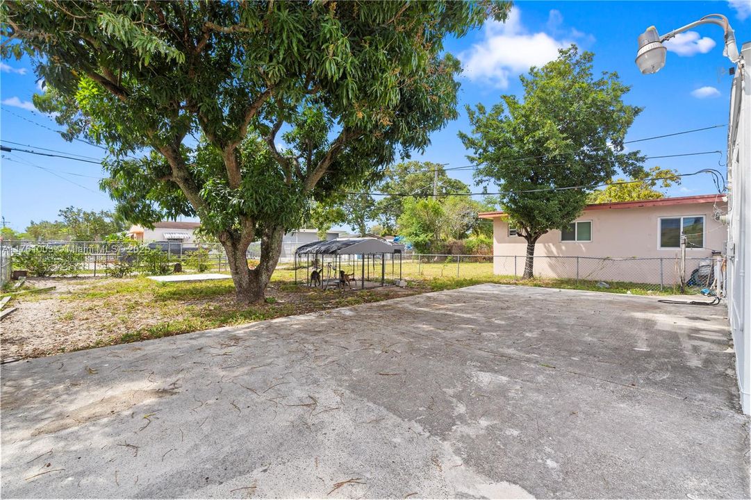 Recently Sold: $379,900 (2 beds, 1 baths, 780 Square Feet)