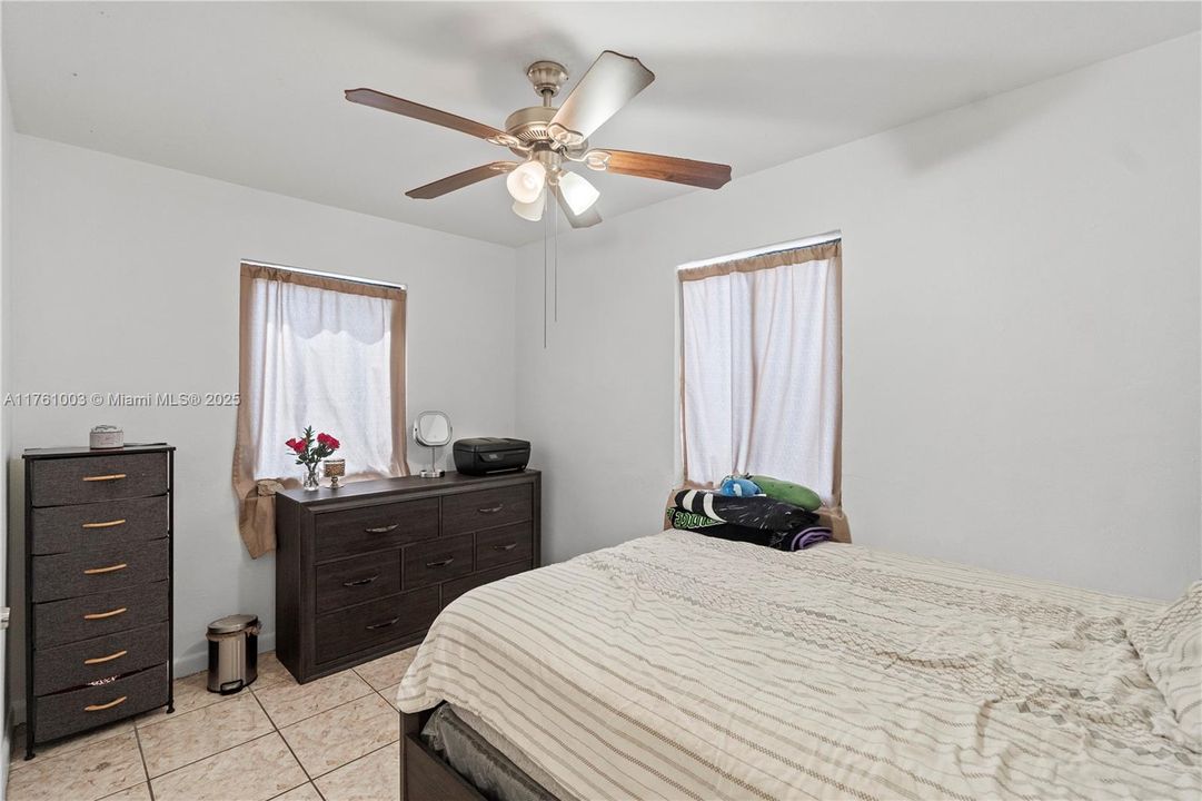 Recently Sold: $379,900 (2 beds, 1 baths, 780 Square Feet)