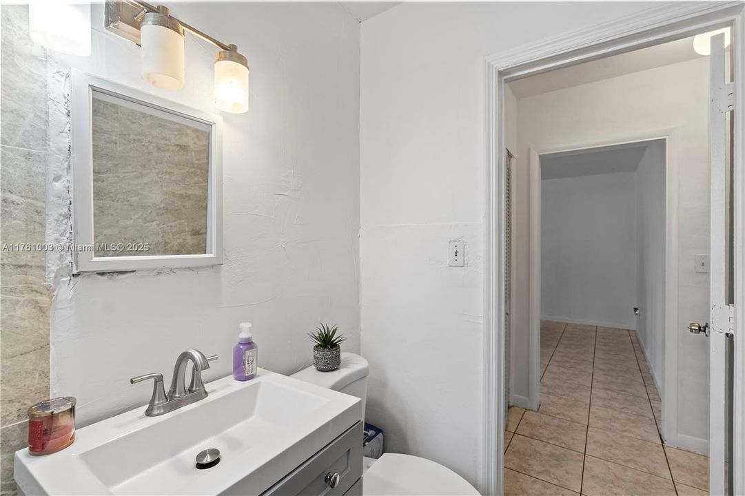 Recently Sold: $379,900 (2 beds, 1 baths, 780 Square Feet)