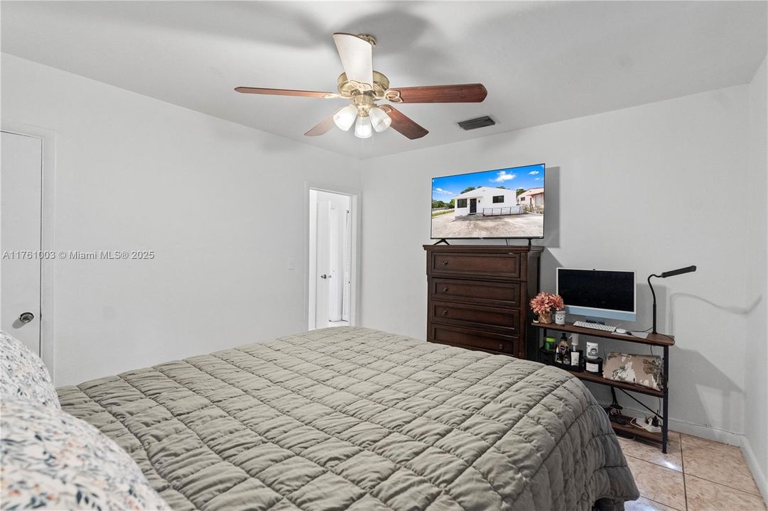 Recently Sold: $379,900 (2 beds, 1 baths, 780 Square Feet)