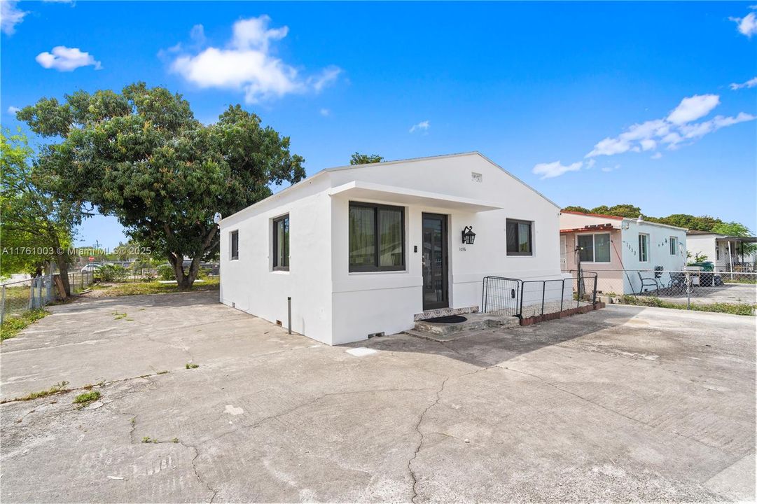 Recently Sold: $379,900 (2 beds, 1 baths, 780 Square Feet)