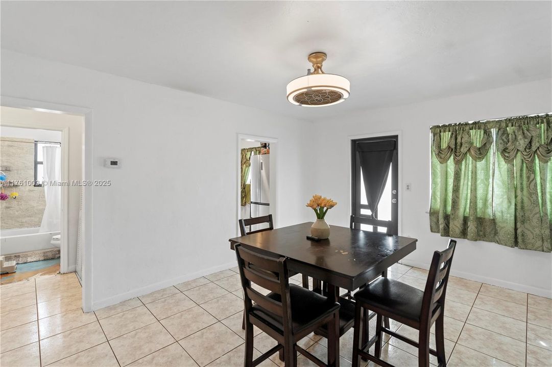 Recently Sold: $379,900 (2 beds, 1 baths, 780 Square Feet)