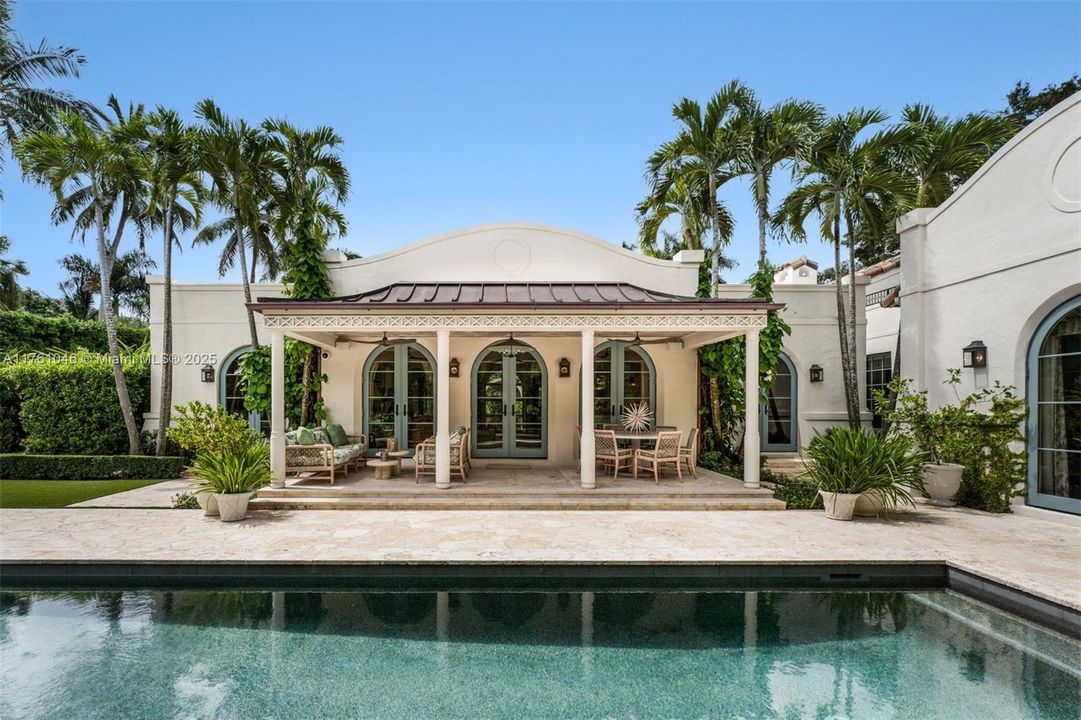 Recently Sold: $12,995,000 (6 beds, 6 baths, 6144 Square Feet)