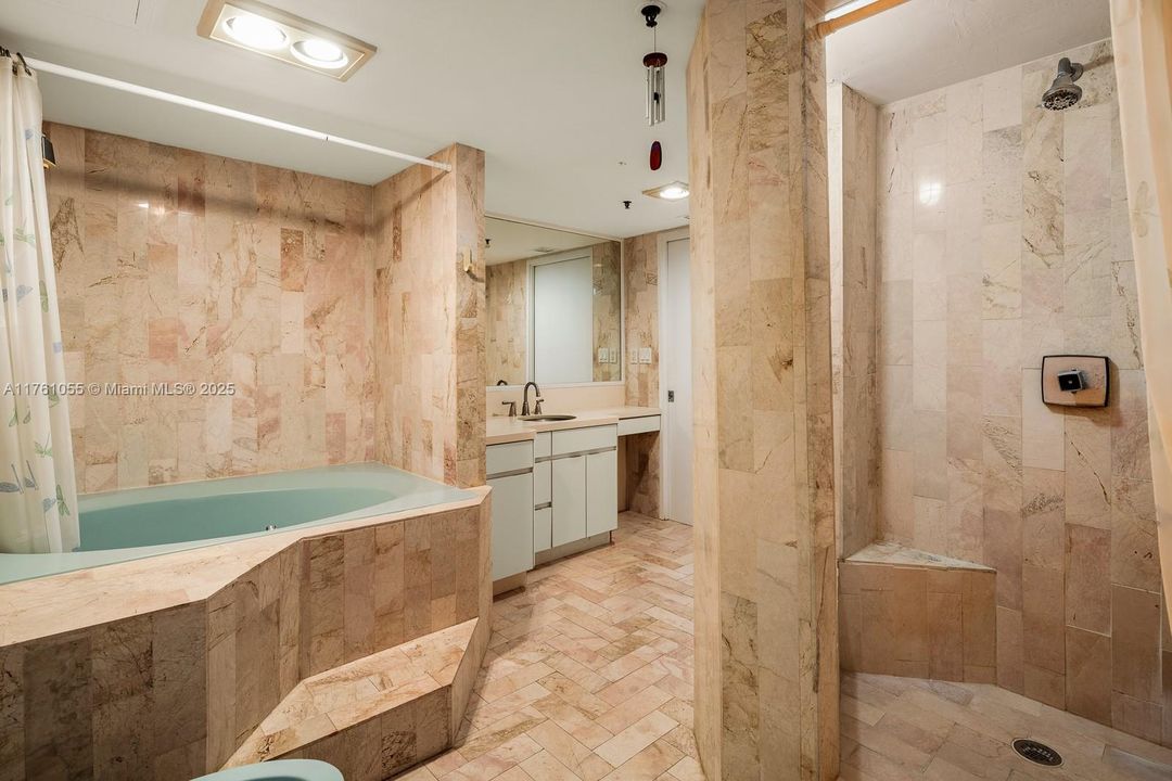 Недавно продано: $695,000 (1 спален, 1 ванн, 1059 Квадратных фут)