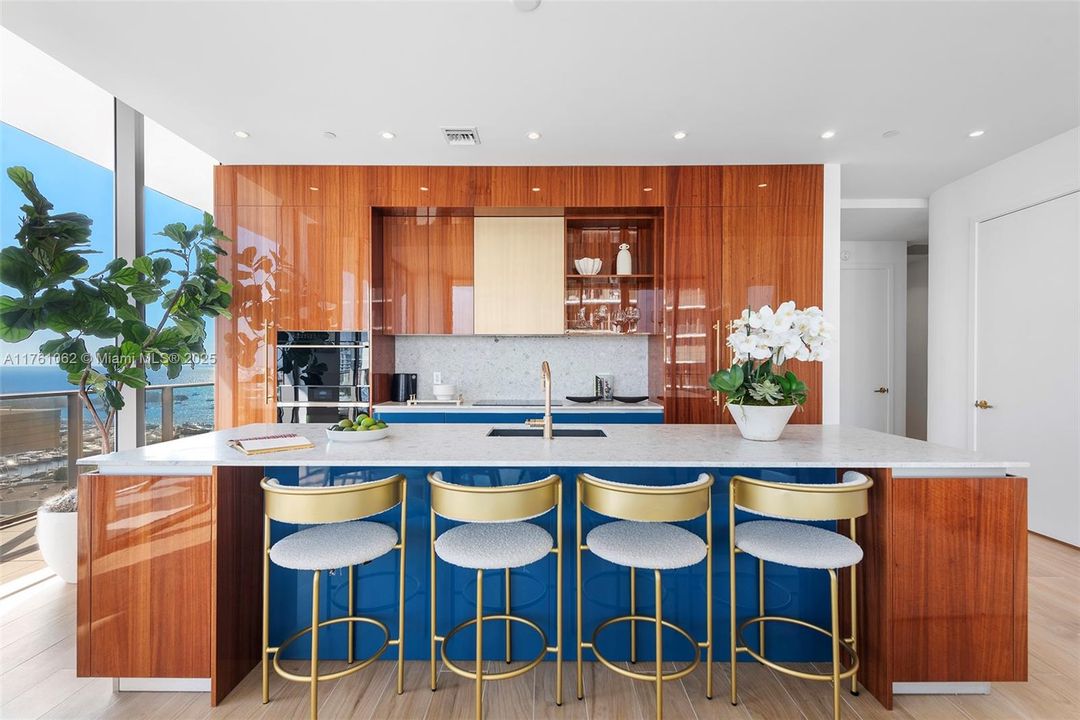 Vendido Recientemente: $2,950,000 (3 camas, 3 baños, 1662 Pies cuadrados)