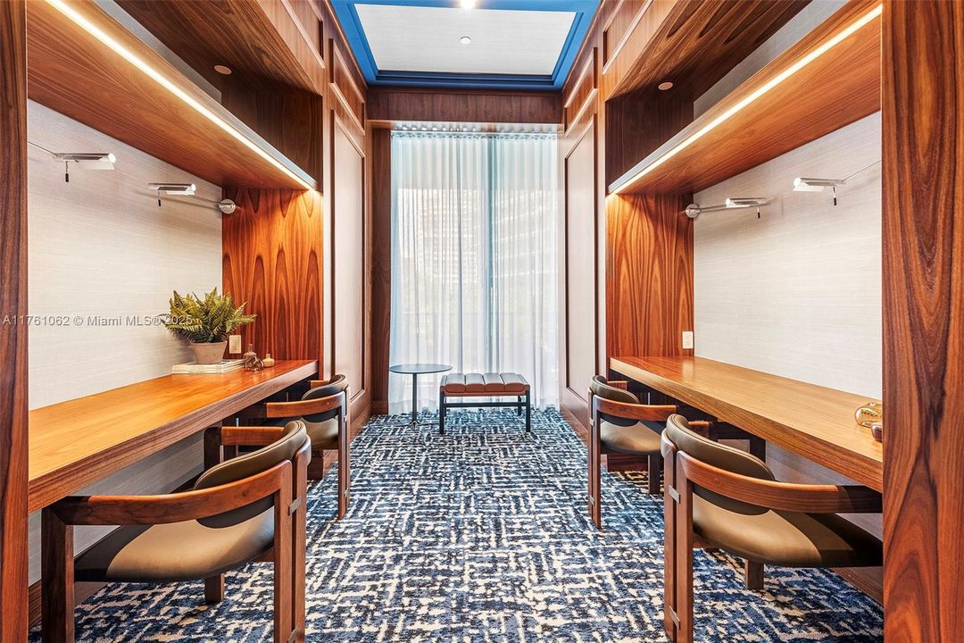 Vendido Recientemente: $2,950,000 (3 camas, 3 baños, 1662 Pies cuadrados)