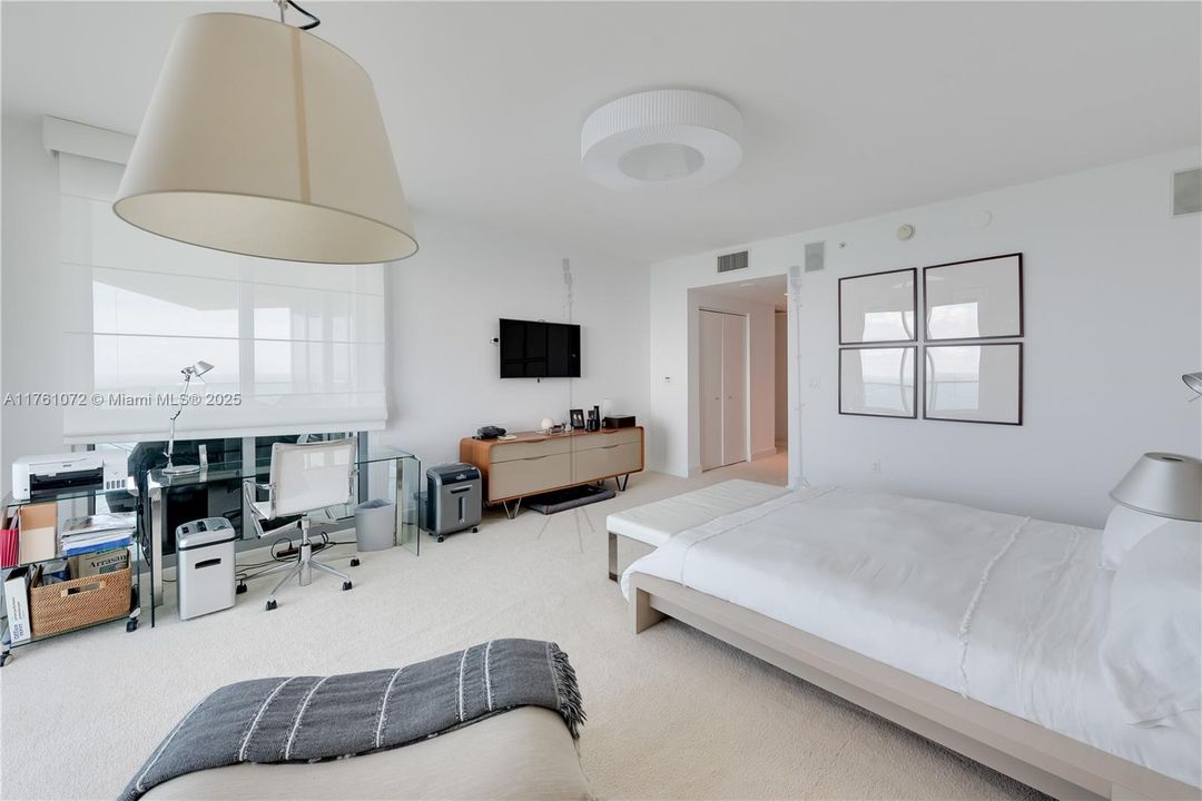 For Sale: $4,000,000 (4 beds, 4 baths, 3415 Square Feet)