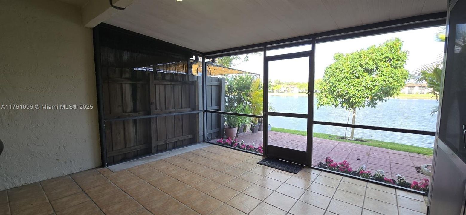 Vendido Recientemente: $395,000 (2 camas, 2 baños, 1224 Pies cuadrados)