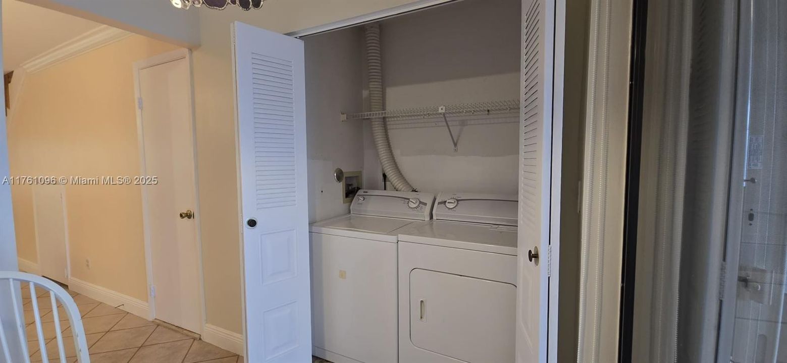 Vendido Recientemente: $395,000 (2 camas, 2 baños, 1224 Pies cuadrados)